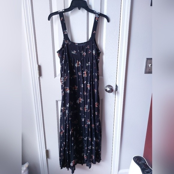 SO - Black Floral Button-Down Wide Strap Jumper Maxi Dress - Picture 4 of 9